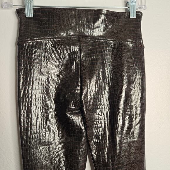 Spanx Faux Leather Croc Leggings Brown Black Size S Glossy Patent Animal Edgy - Picture 8 of 12